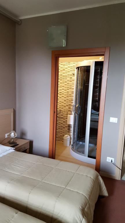 B&B Bed& Fly - Mamma Mia Azzano San Paolo Room photo